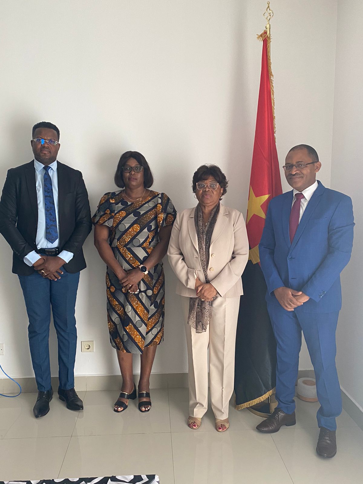 Read more about the article ENCONTRO ENTRE O CONSELHO DE ADMINISTRAÇÃO DA ANAGERO E A EMBAIXADORA DE ANGOLA NA REPÚBLICA DA NAMÍBIA